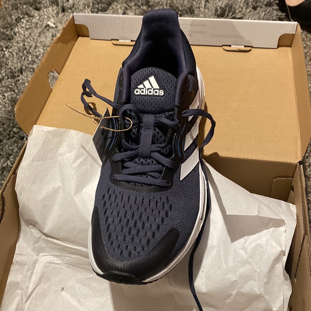 Brand new Adidas shoes - Picture 2 of 6